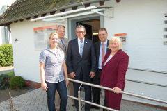 Besichtigung Musterhaus zum Wohnen mit Zukunft mit Sozialministerin Cornelia Rundt (2014)